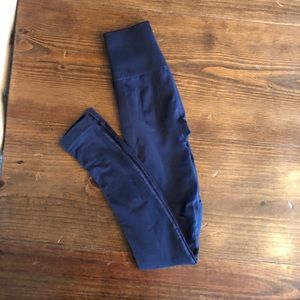 LULULEMON Navy Sculpting Leggings